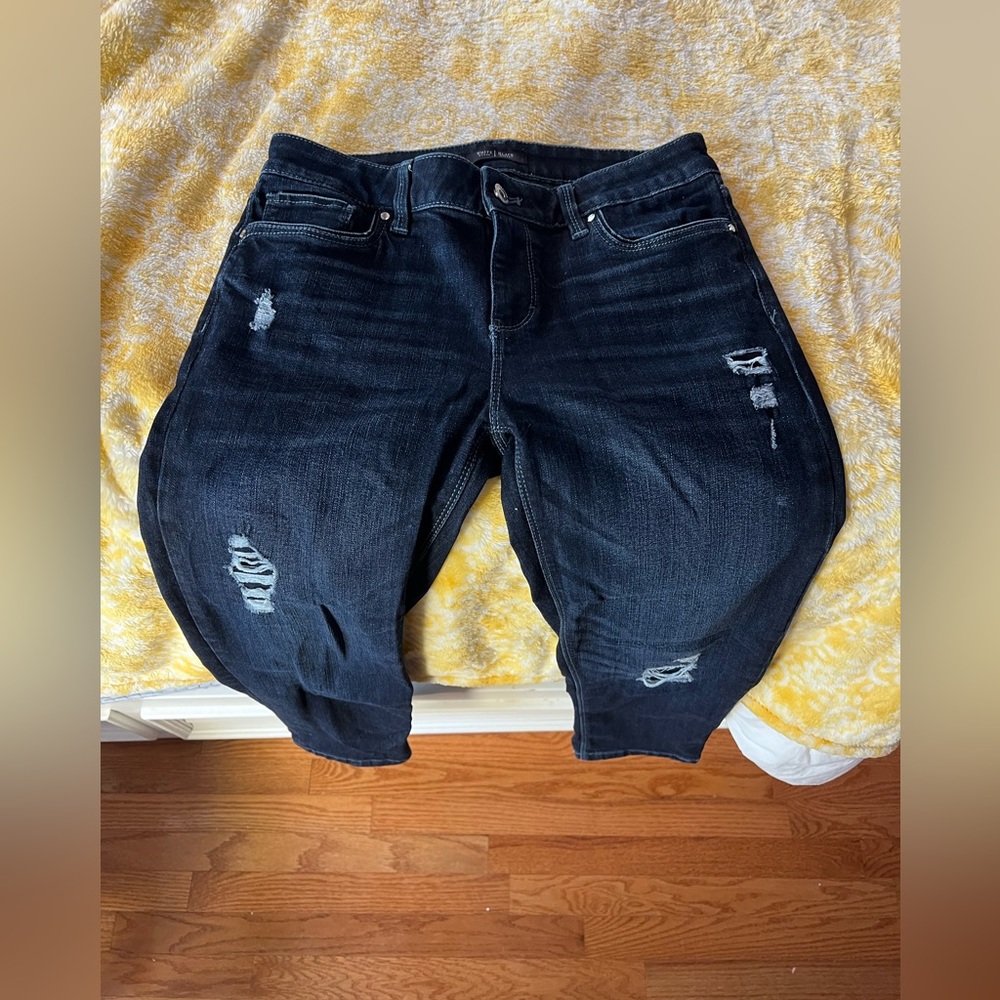Very Cute WHBM Straight Crop Distressed Capris